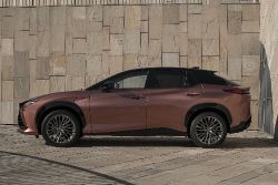 Lexus RZ