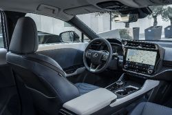 Lexus RZ - interior