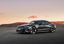 Audi e-tron GT - RS side