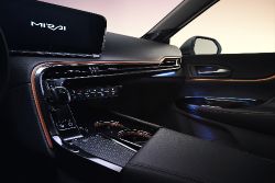 Toyota Mirai - interior
