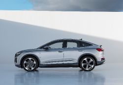 Audi Q4 e-tron Sportback - side