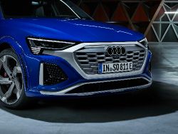 Audi Q8 e-tron Sportback - front