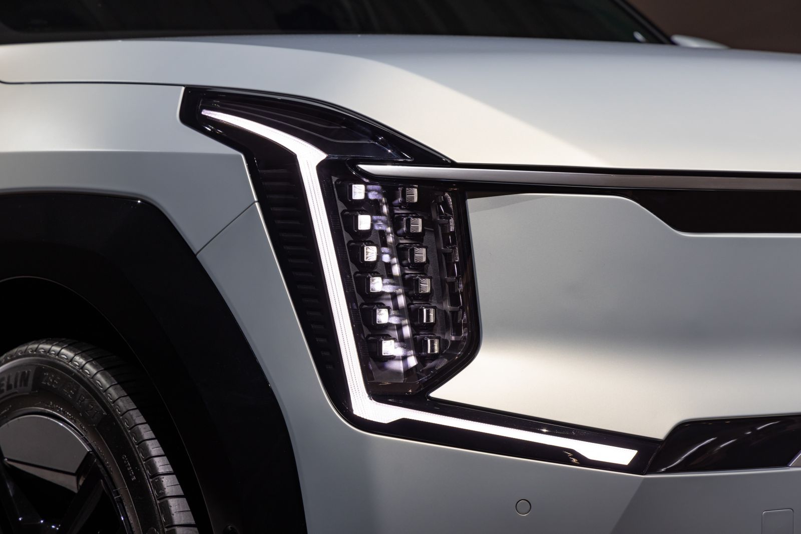 Kia EV9 RWD Long Range tech specs and prices myEVreview