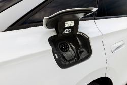 Volkswagen ID.7 - charging port