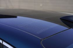 Genesis G80 Electrified - Solar roof