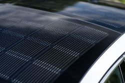 Genesis G80 Electrified - Solar roof