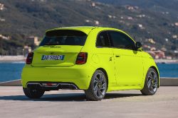 Abarth 500e - rear