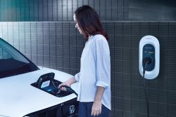 Honda e - charging