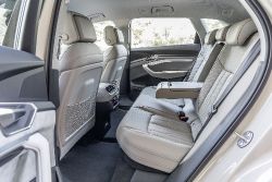 Audi e-tron - Interior back seats