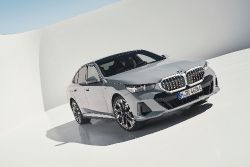 BMW i5 - front