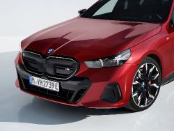 BMW i5 - M60 xDrive front