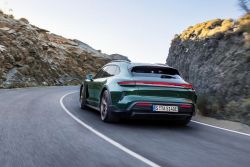Porsche Taycan Cross Turismo - Image 12 from the photo gallery