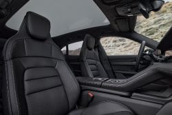 Porsche Taycan Cross Turismo - interior front seats