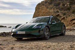 Porsche Taycan Cross Turismo - Image 4 from the photo gallery