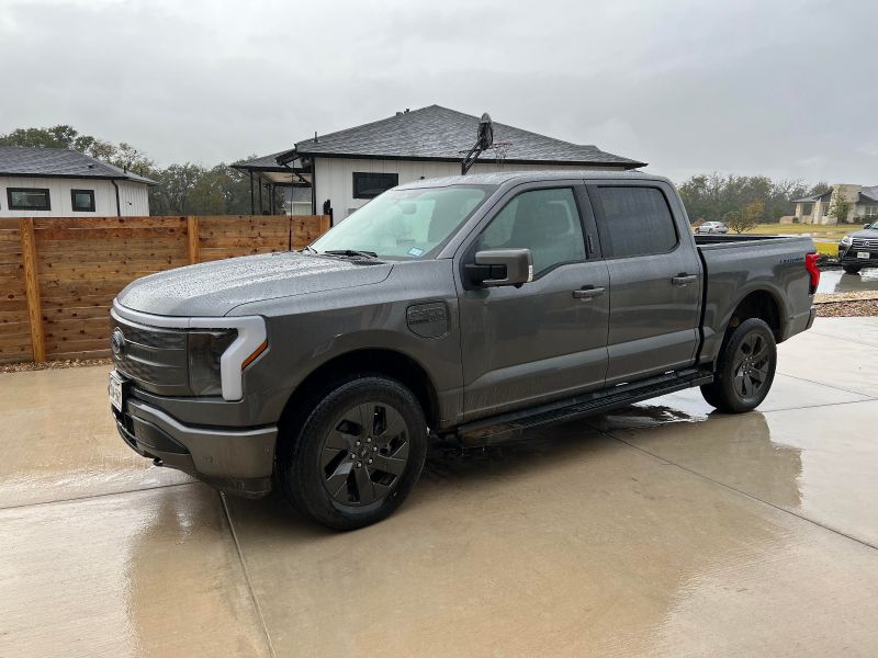 Ford F-150 Lightning Lariat SR 2022 - Titelbild